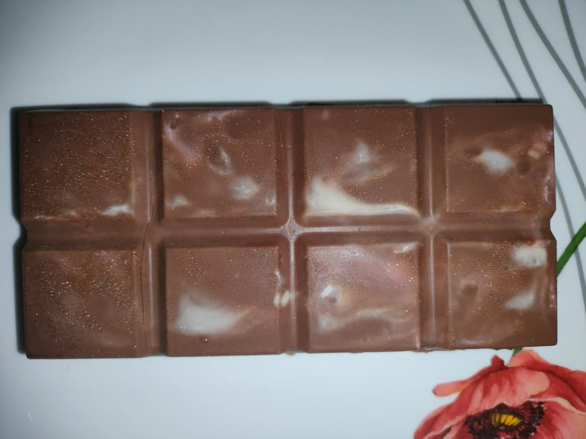 Chocolyte kunafa chocolate bar